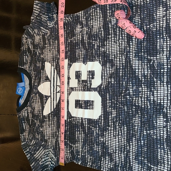 Adidas T-Shirt - Picture 3 of 7